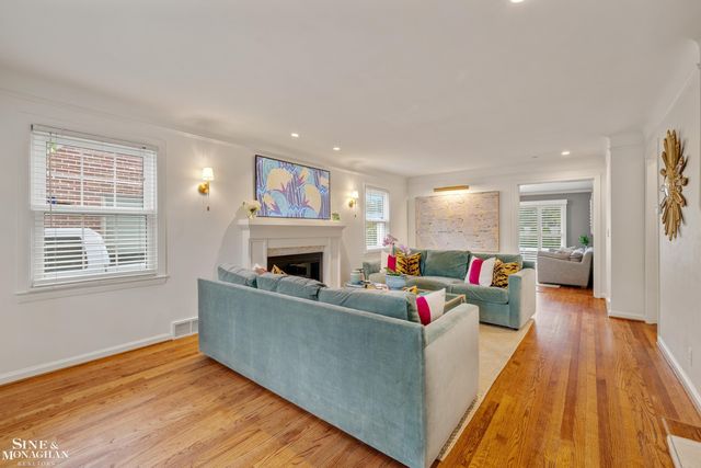 1301 Torrey Road, Grosse Pointe Woods, MI 48236