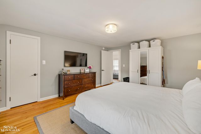 1301 Torrey Road, Grosse Pointe Woods, MI 48236