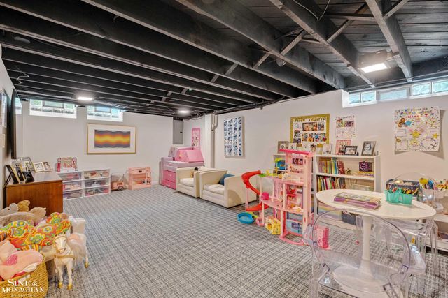 1301 Torrey Road, Grosse Pointe Woods, MI 48236