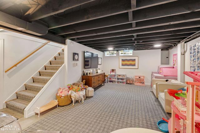 1301 Torrey Road, Grosse Pointe Woods, MI 48236