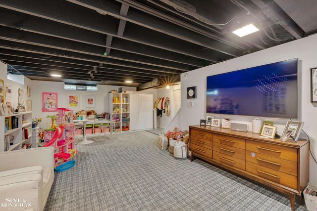 1301 Torrey Road, Grosse Pointe Woods, MI 48236