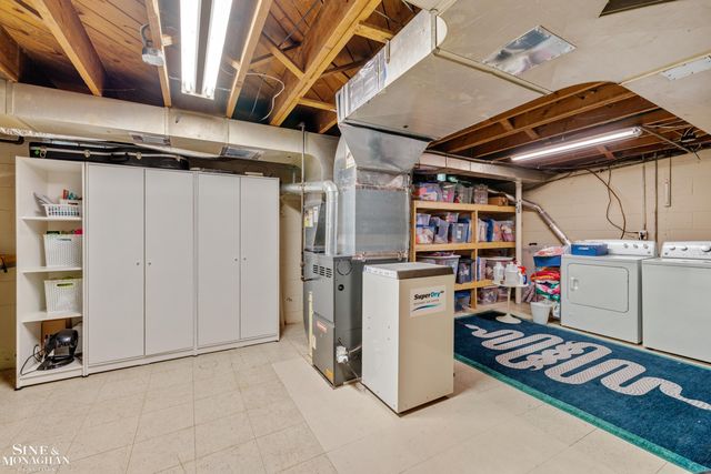 1301 Torrey Road, Grosse Pointe Woods, MI 48236