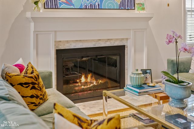 1301 Torrey Road, Grosse Pointe Woods, MI 48236
