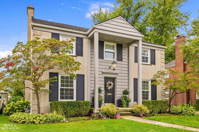 1301 Torrey Road, Grosse Pointe Woods, MI 48236