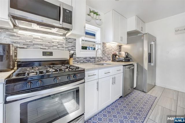 38 Henry Street, Elmwood Park, NJ 07407