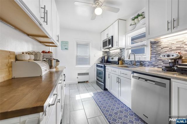 38 Henry Street, Elmwood Park, NJ 07407