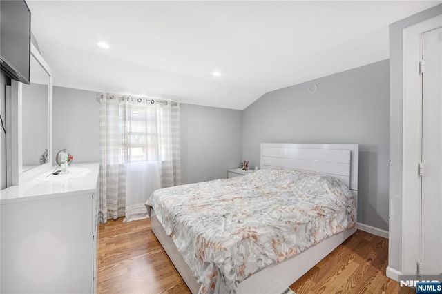 38 Henry Street, Elmwood Park, NJ 07407