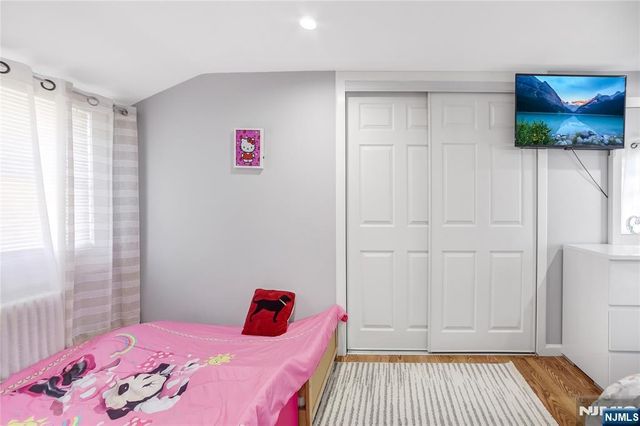 38 Henry Street, Elmwood Park, NJ 07407