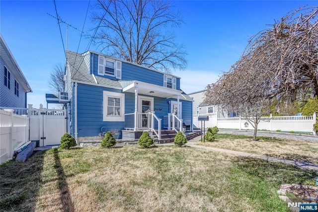 38 Henry Street, Elmwood Park, NJ 07407