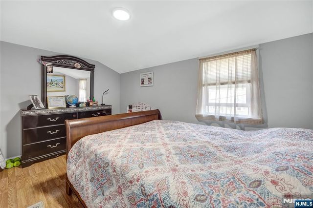 38 Henry Street, Elmwood Park, NJ 07407