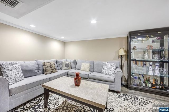 38 Henry Street, Elmwood Park, NJ 07407