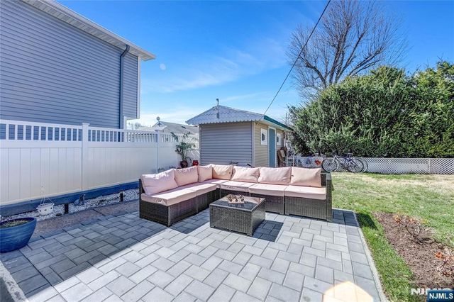 38 Henry Street, Elmwood Park, NJ 07407