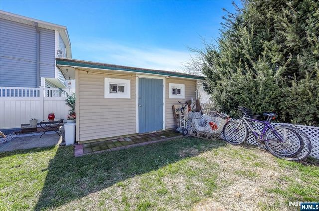 38 Henry Street, Elmwood Park, NJ 07407