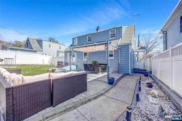 38 Henry Street, Elmwood Park, NJ 07407