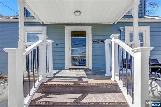 38 Henry Street, Elmwood Park, NJ 07407