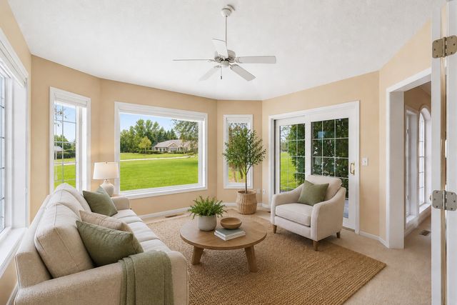 8810 Pointe Vista Drive, Victoria, MN 55386