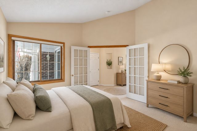 8810 Pointe Vista Drive, Victoria, MN 55386