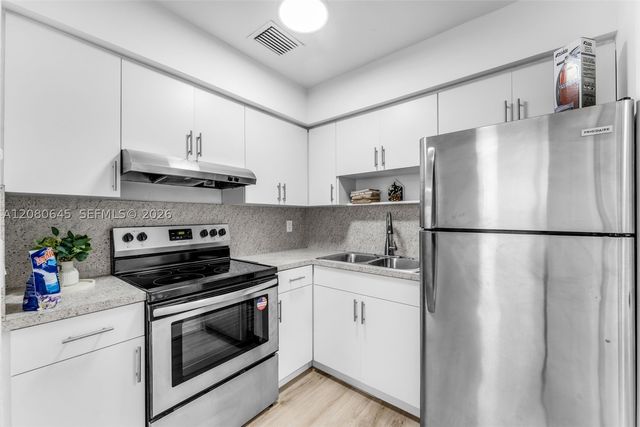 3200 SW 88th Pl, Miami, FL 33165