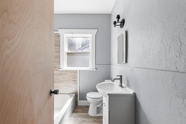 122 S GARFIELD AVENUE, Deland, FL 32724