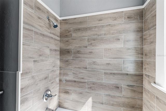 122 S GARFIELD AVENUE, Deland, FL 32724