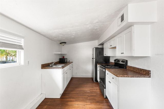 122 S GARFIELD AVENUE, Deland, FL 32724