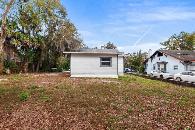 122 S GARFIELD AVENUE, Deland, FL 32724