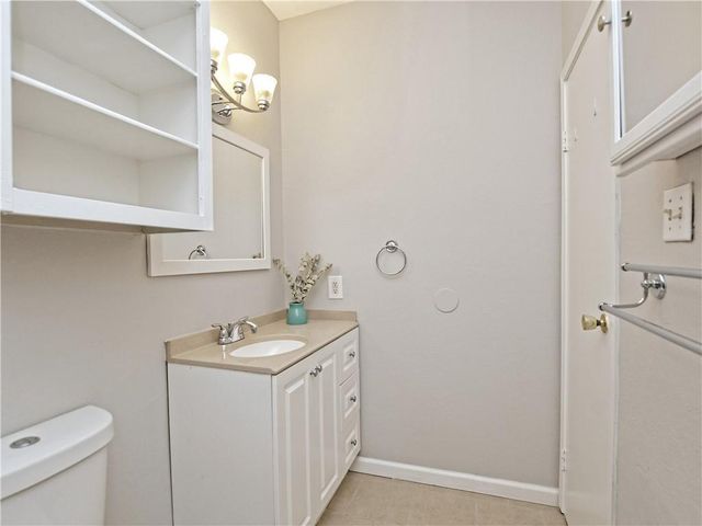 12166 Metric BLVD 2015, Austin, TX 78758