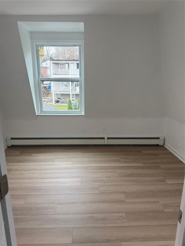 21 Continental Place, Glen Cove, NY 11542