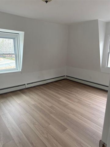 21 Continental Place, Glen Cove, NY 11542