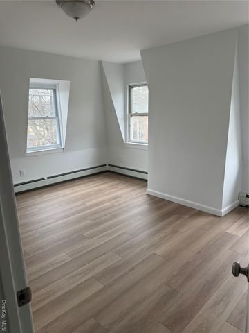 21 Continental Place, Glen Cove, NY 11542