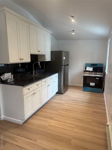 21 Continental Place, Glen Cove, NY 11542