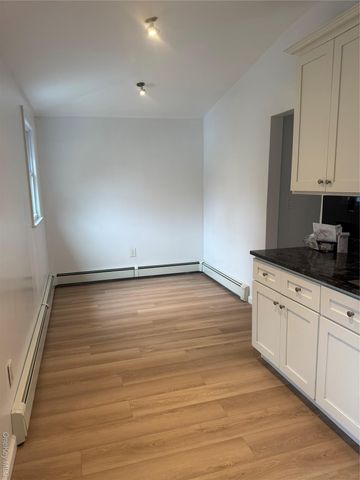 21 Continental Place, Glen Cove, NY 11542