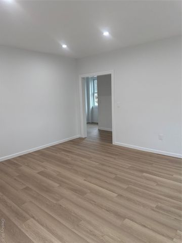 21 Continental Place, Glen Cove, NY 11542