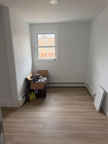 21 Continental Place, Glen Cove, NY 11542