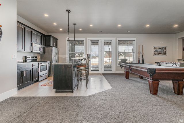 977 S PARKWAY, North Salt Lake, UT 84054