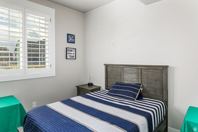 977 S PARKWAY, North Salt Lake, UT 84054