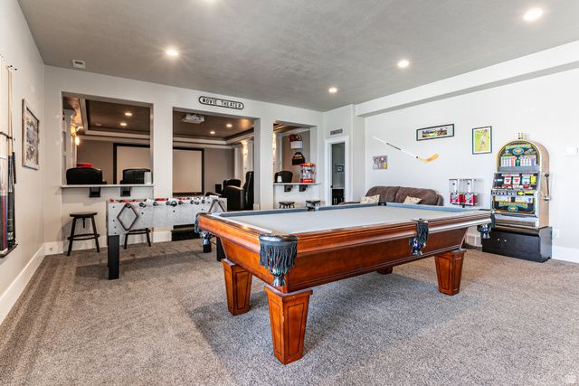 977 S PARKWAY, North Salt Lake, UT 84054