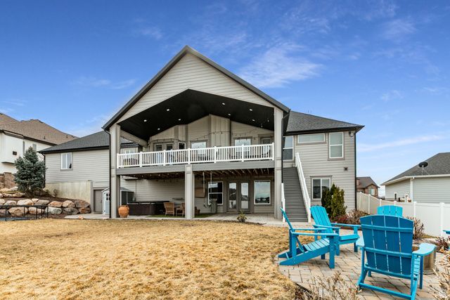 977 S PARKWAY, North Salt Lake, UT 84054