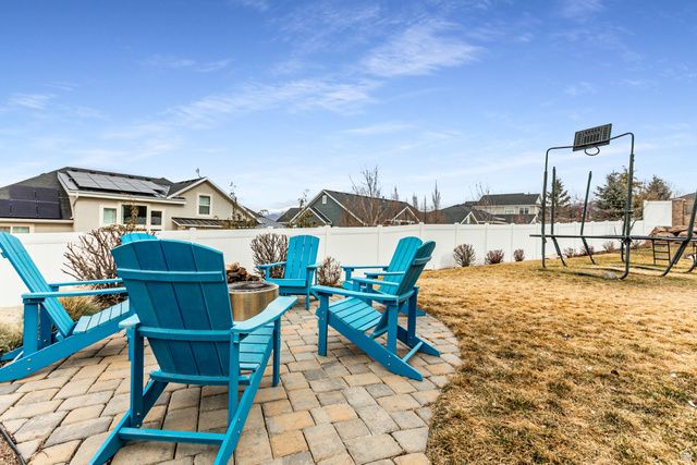 977 S PARKWAY, North Salt Lake, UT 84054