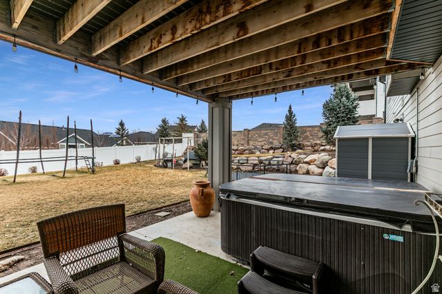 977 S PARKWAY, North Salt Lake, UT 84054