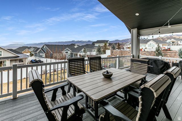 977 S PARKWAY, North Salt Lake, UT 84054