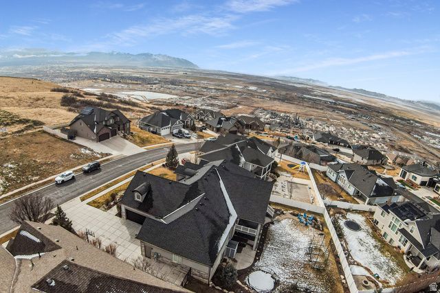 977 S PARKWAY, North Salt Lake, UT 84054