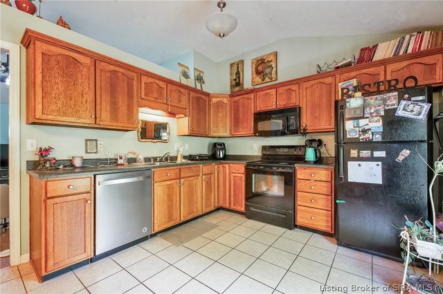 2304 Brookview Drive, Jeffersonville, IN 47130