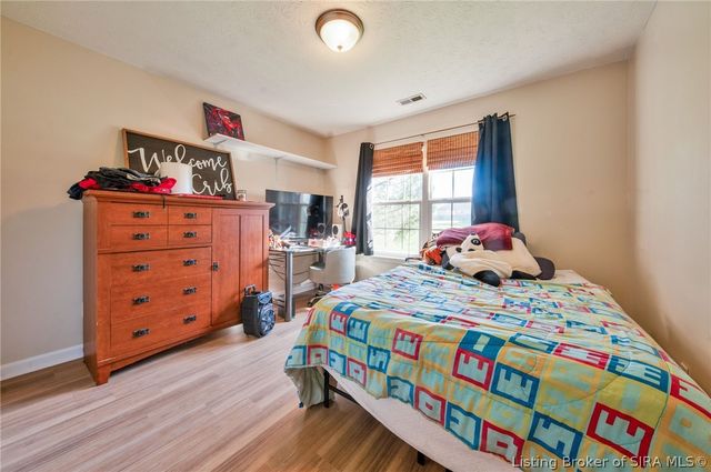 2304 Brookview Drive, Jeffersonville, IN 47130