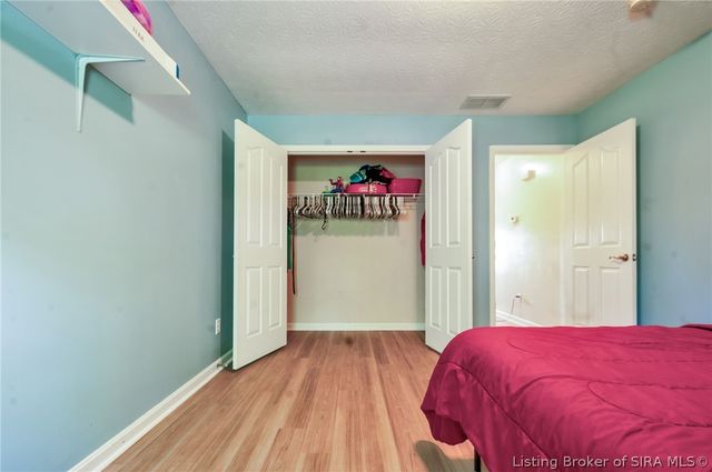 2304 Brookview Drive, Jeffersonville, IN 47130