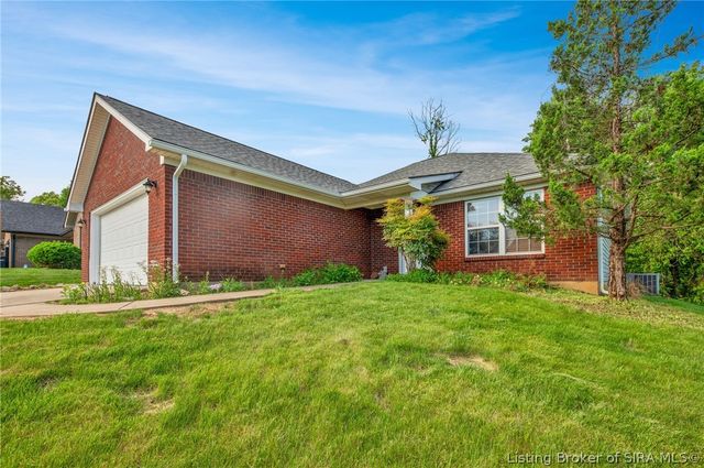 2304 Brookview Drive, Jeffersonville, IN 47130