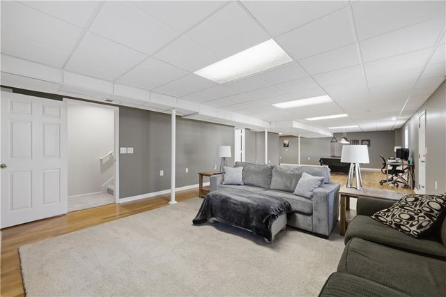 8728 N Arcola Court, Kansas City, MO 64153