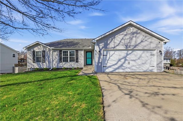 8728 N Arcola Court, Kansas City, MO 64153