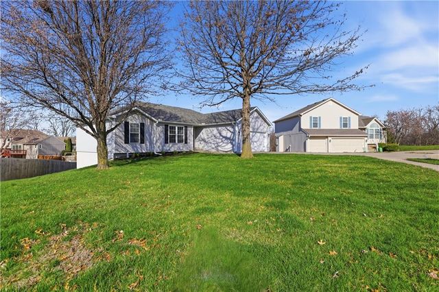 8728 N Arcola Court, Kansas City, MO 64153