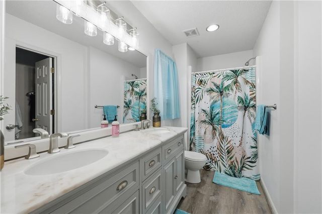 8728 N Arcola Court, Kansas City, MO 64153